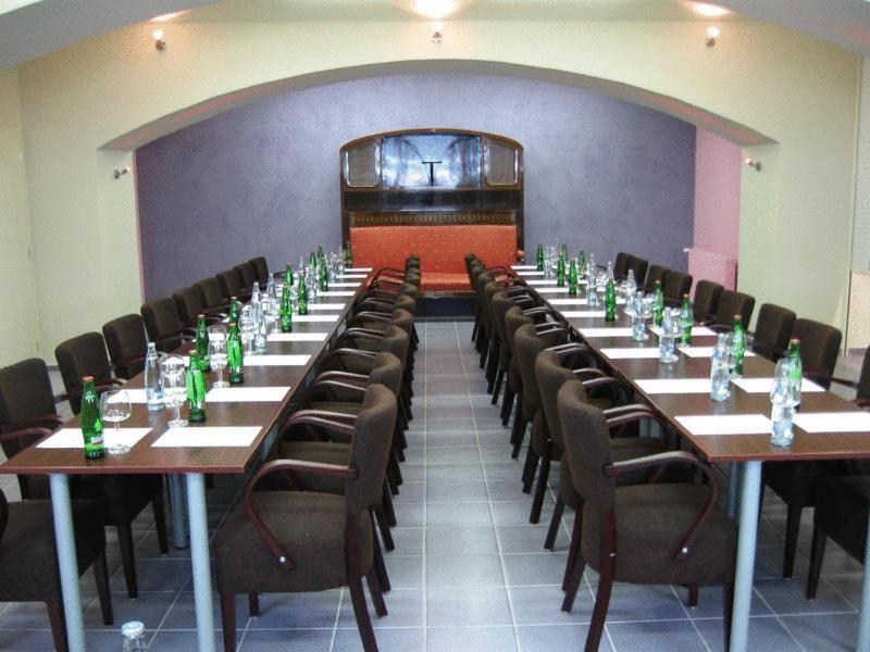 Hotel Okresní Dům Hradec Králové Exterior foto
