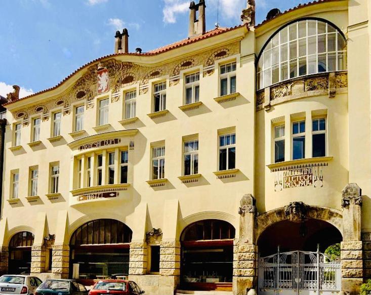 Hotel Okresní Dům Hradec Králové Exterior foto